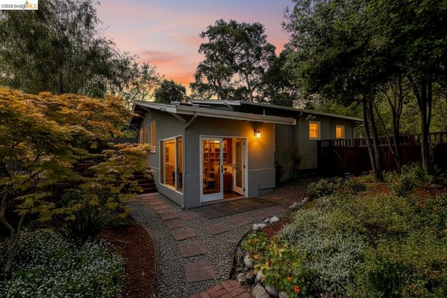 71 Norwood Ave, Kensington, CA 94707