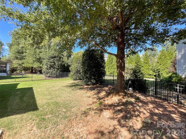 1112 Tranquil Falls Lane, Matthews, NC 28104