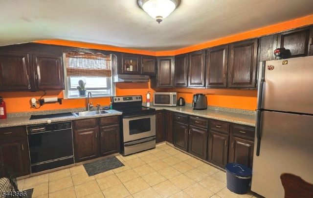 91 Clinton St, Rahway City, NJ 07065