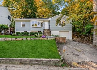 102 Hiawatha Blvd, Oakland Boro, NJ 07436