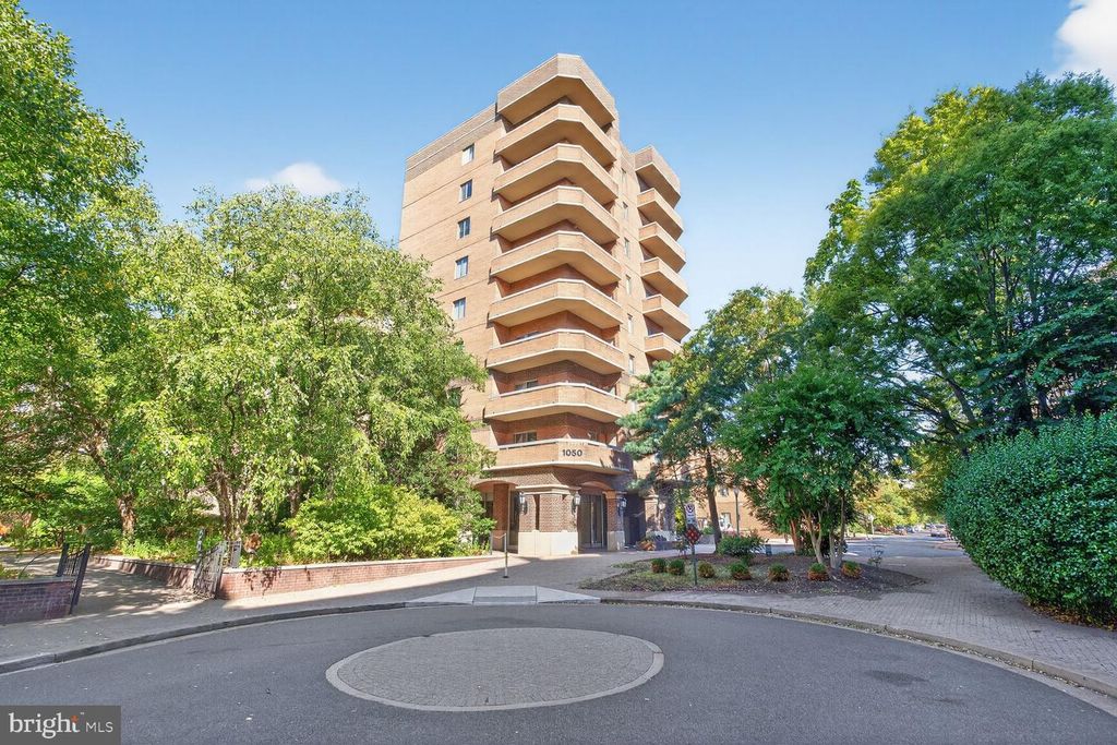1050 N STUART ST #701, Arlington, VA 22201