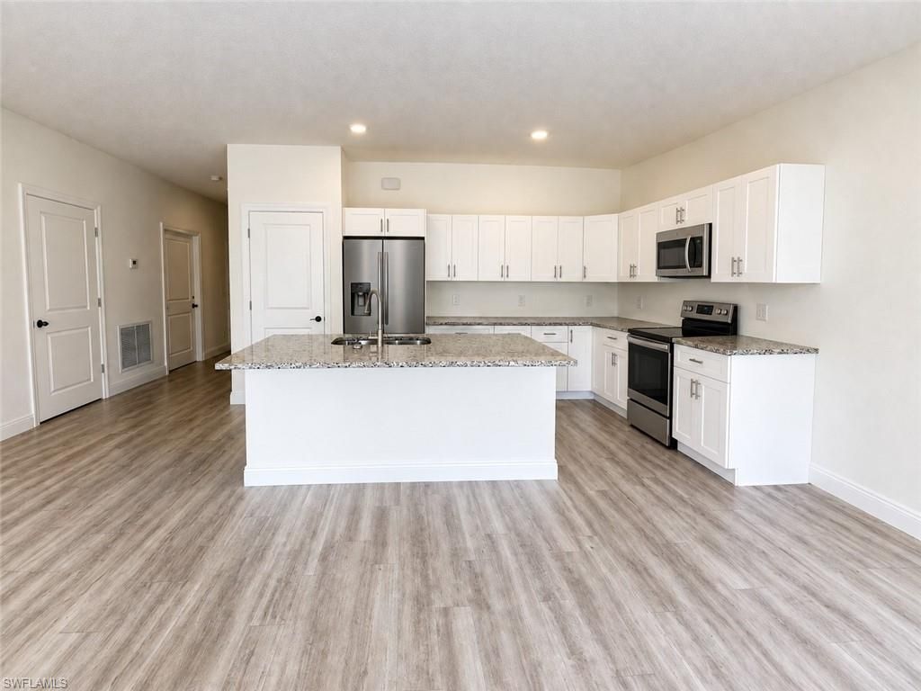 8056 Sherwood CIR, LABELLE, FL 33935 — photo 2