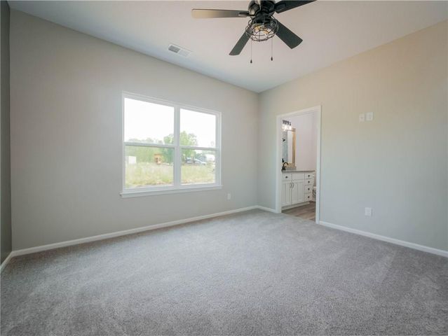 1303 NE Redwood Court, Oak Grove, MO 64075