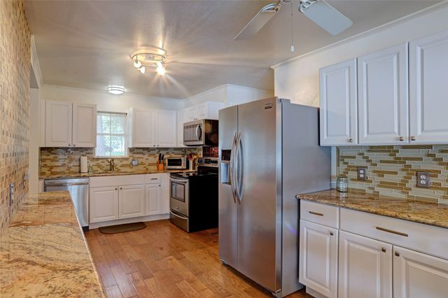 1208 Atoll Court, Tool, TX 75143