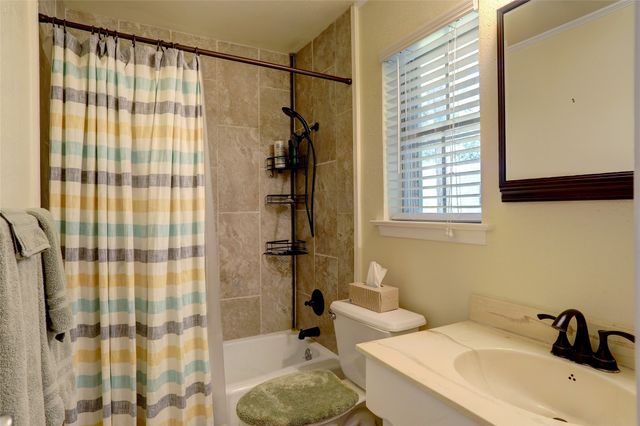 1208 Atoll Court, Tool, TX 75143