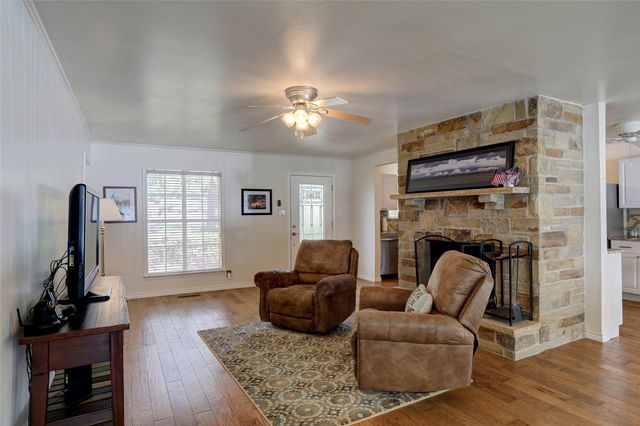 1208 Atoll Court, Tool, TX 75143