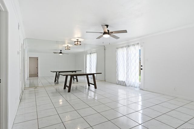 8058 Broadway Apt 142R, San Antonio, TX 78209
