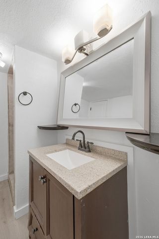 8058 Broadway Apt 142R, San Antonio, TX 78209