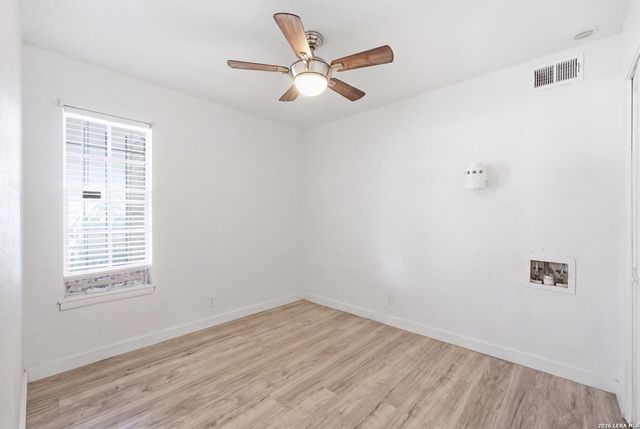 8058 Broadway Apt 142R, San Antonio, TX 78209