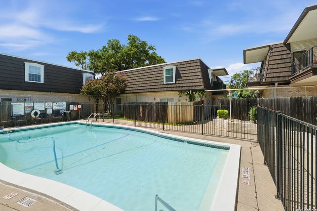 8058 Broadway Apt 142R, San Antonio, TX 78209