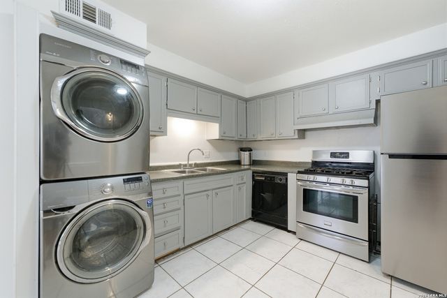 8058 Broadway Apt 142R, San Antonio, TX 78209
