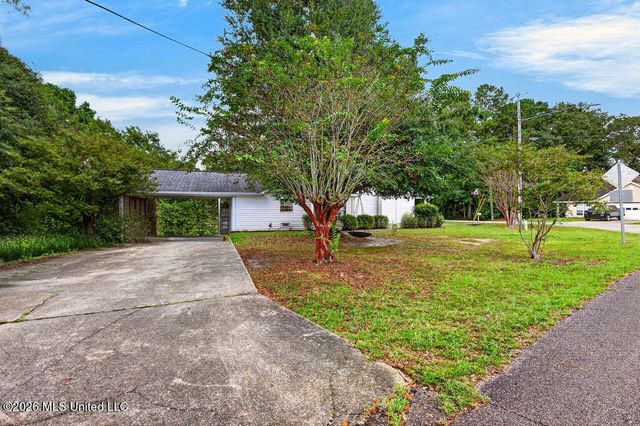 9534 Laa La Way, Diamondhead, MS 39525