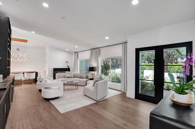 2804 Banyan Boulevard Circle NW, Boca Raton, FL 33431