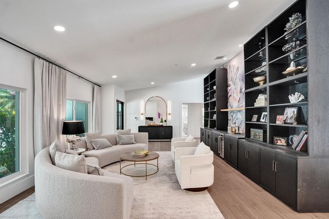2804 Banyan Boulevard Circle NW, Boca Raton, FL 33431