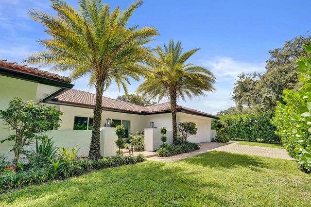 2804 Banyan Boulevard Circle NW, Boca Raton, FL 33431