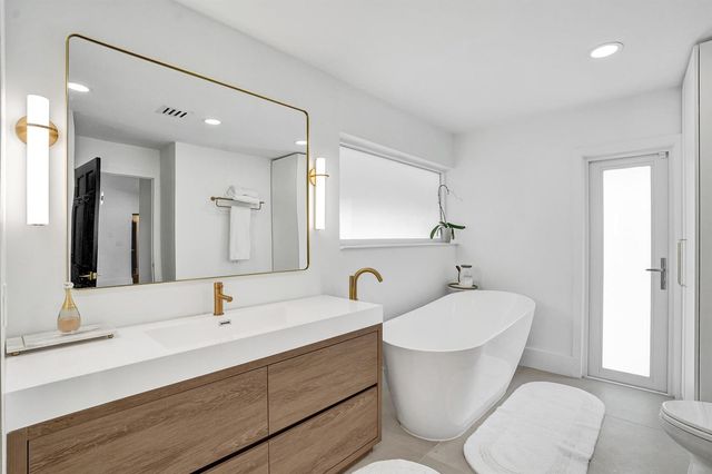 2804 Banyan Boulevard Circle NW, Boca Raton, FL 33431