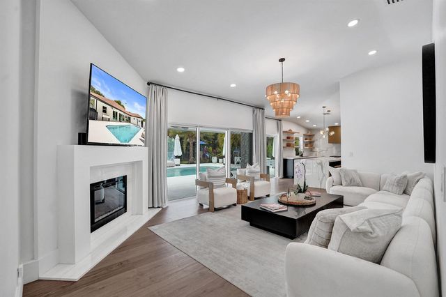 2804 Banyan Boulevard Circle NW, Boca Raton, FL 33431