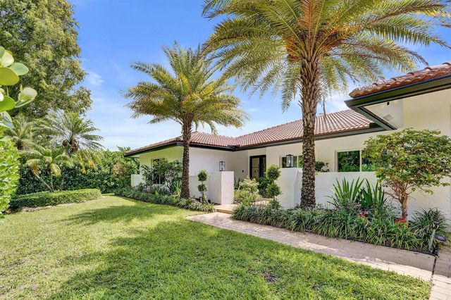 2804 Banyan Boulevard Circle NW, Boca Raton, FL 33431