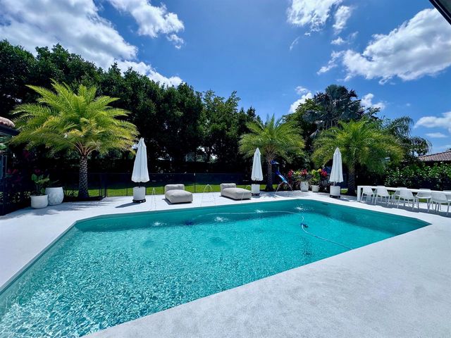 2804 Banyan Boulevard Circle NW, Boca Raton, FL 33431