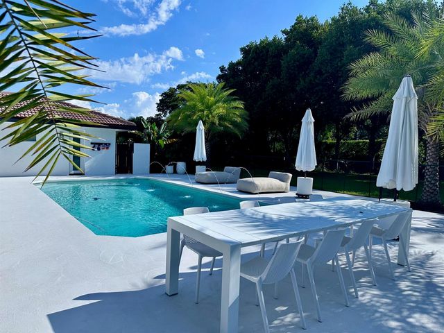 2804 Banyan Boulevard Circle NW, Boca Raton, FL 33431