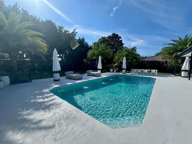 2804 Banyan Boulevard Circle NW, Boca Raton, FL 33431