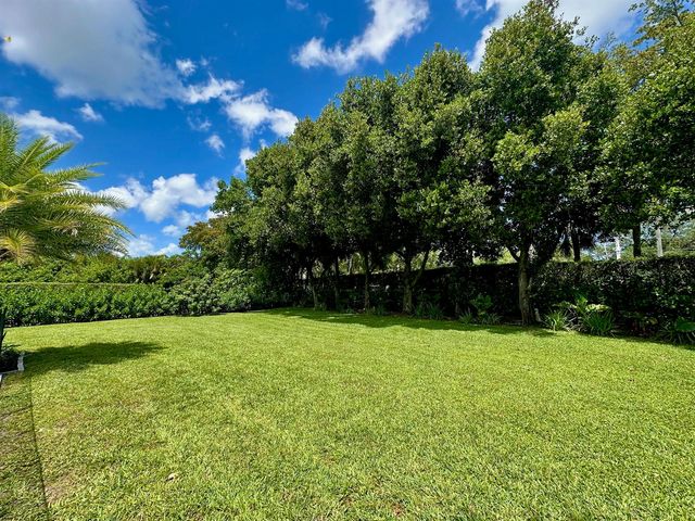 2804 Banyan Boulevard Circle NW, Boca Raton, FL 33431