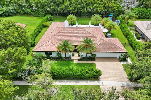 2804 Banyan Boulevard Circle NW, Boca Raton, FL 33431