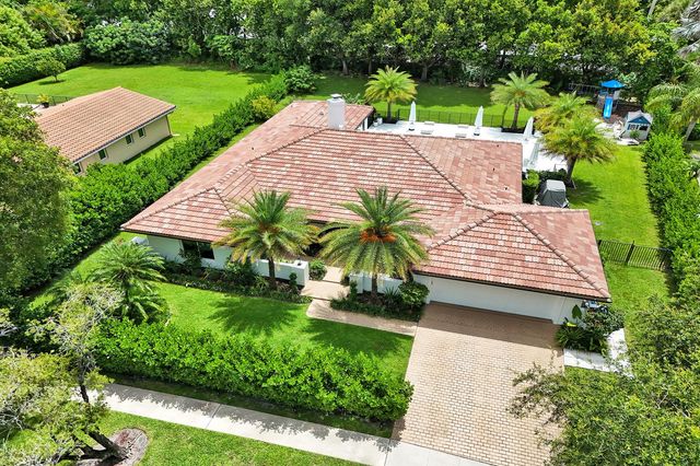 2804 Banyan Boulevard Circle NW, Boca Raton, FL 33431