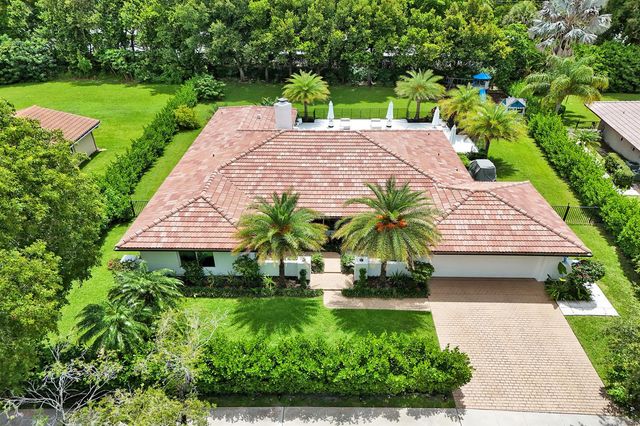 2804 Banyan Boulevard Circle NW, Boca Raton, FL 33431