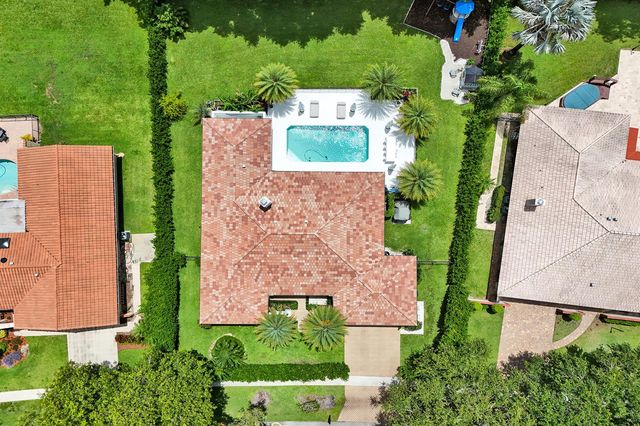 2804 Banyan Boulevard Circle NW, Boca Raton, FL 33431