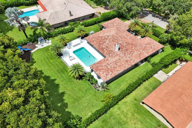2804 Banyan Boulevard Circle NW, Boca Raton, FL 33431