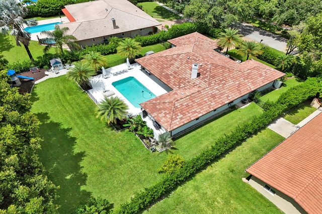 2804 Banyan Boulevard Circle NW, Boca Raton, FL 33431