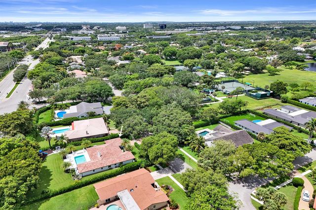 2804 Banyan Boulevard Circle NW, Boca Raton, FL 33431