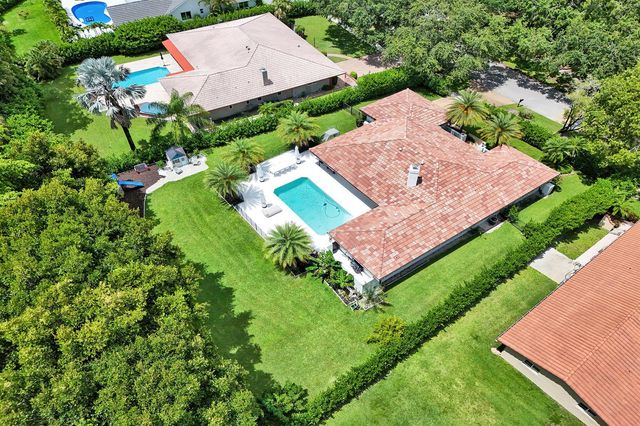2804 Banyan Boulevard Circle NW, Boca Raton, FL 33431