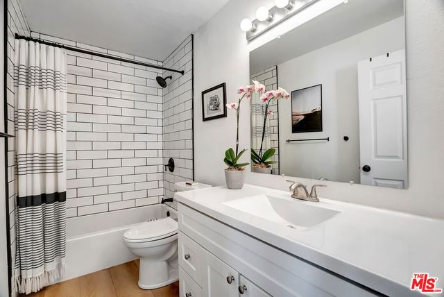 4267 Las Virgenes Road 1, Calabasas, CA 91302