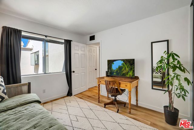 4267 Las Virgenes Road 1, Calabasas, CA 91302