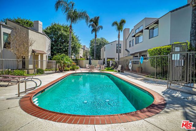 4267 Las Virgenes Road 1, Calabasas, CA 91302