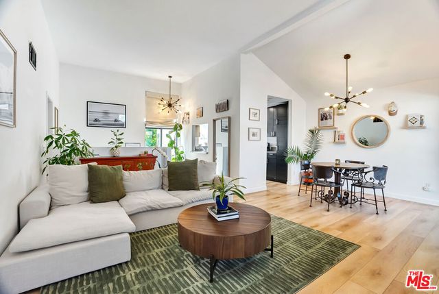 4267 Las Virgenes Road 1, Calabasas, CA 91302