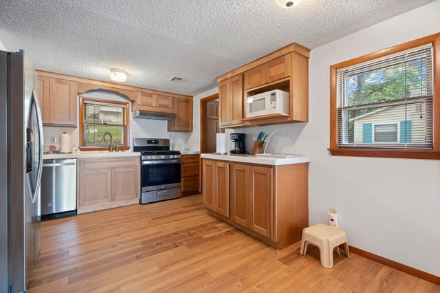 60273 E 322 Road, Grove, OK 74344
