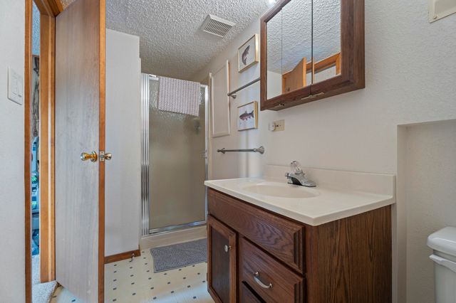 60273 E 322 Road, Grove, OK 74344