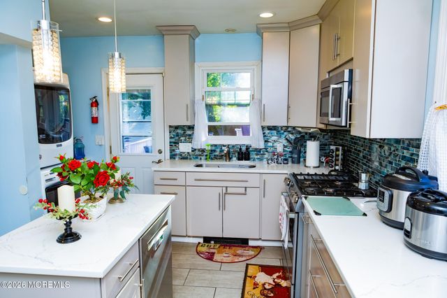 848 Cross Avenue, Elizabeth, NJ 07208