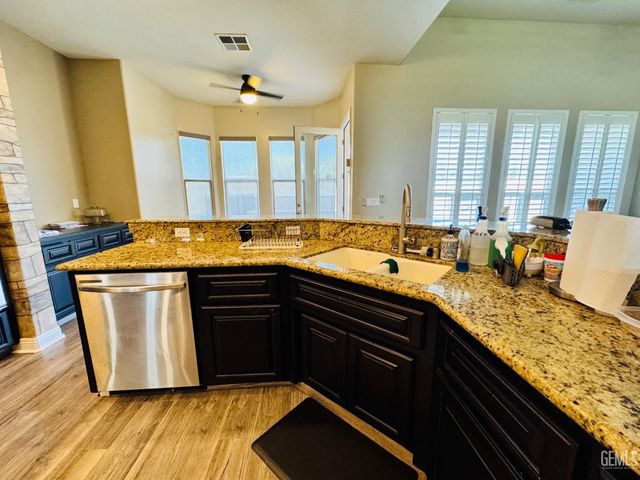 11502 Summit Point Court, Bakersfield, CA 93312