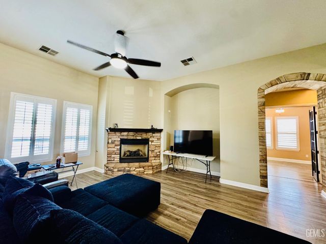 11502 Summit Point Court, Bakersfield, CA 93312