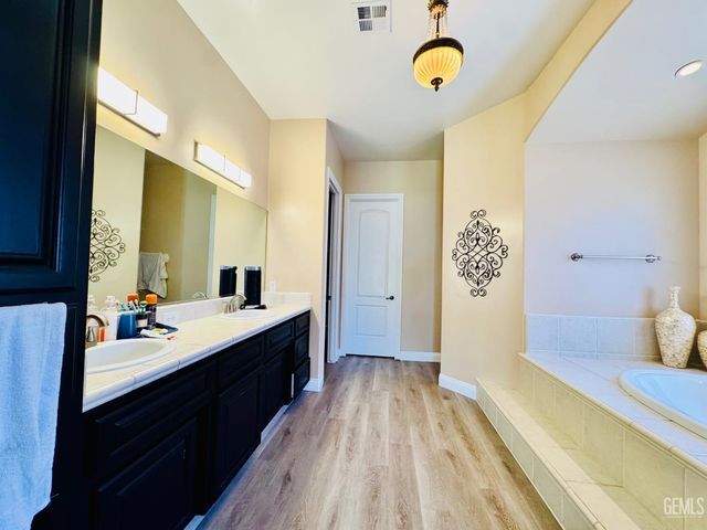 11502 Summit Point Court, Bakersfield, CA 93312