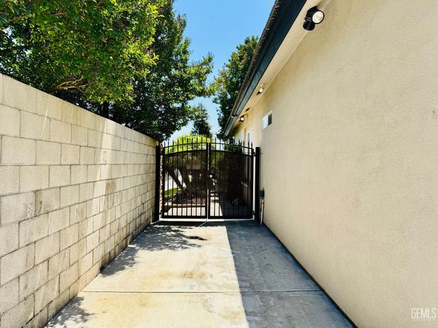11502 Summit Point Court, Bakersfield, CA 93312