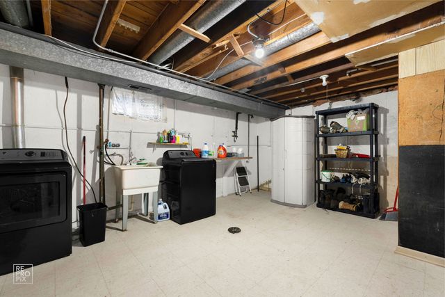 138 N Elmwood Avenue, Wood Dale, IL 60191