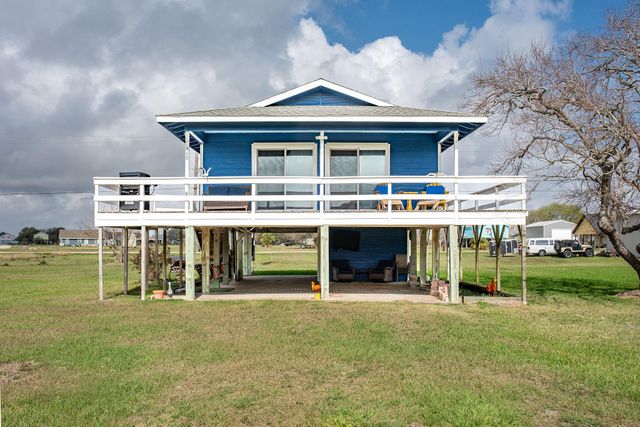 448 Stovall Drive, Palacios, TX 77465