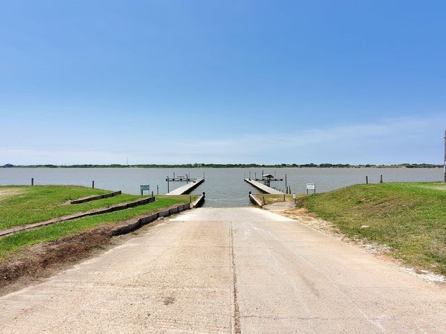 448 Stovall Drive, Palacios, TX 77465