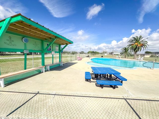 448 Stovall Drive, Palacios, TX 77465