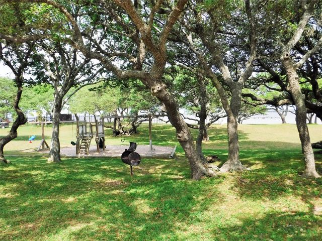 448 Stovall Drive, Palacios, TX 77465